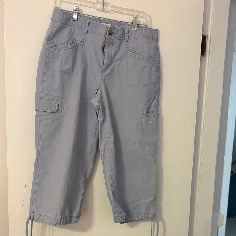 Dockers Light Blue Cargo Capri Pants. Size 12